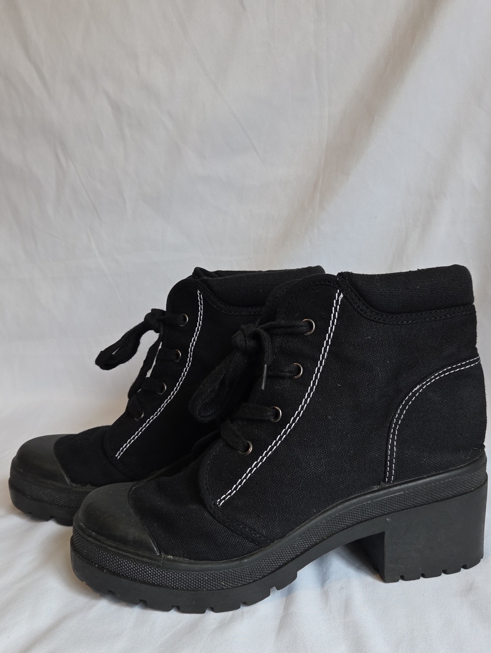 Women's Black Lace-Up Chunky Heel Boots